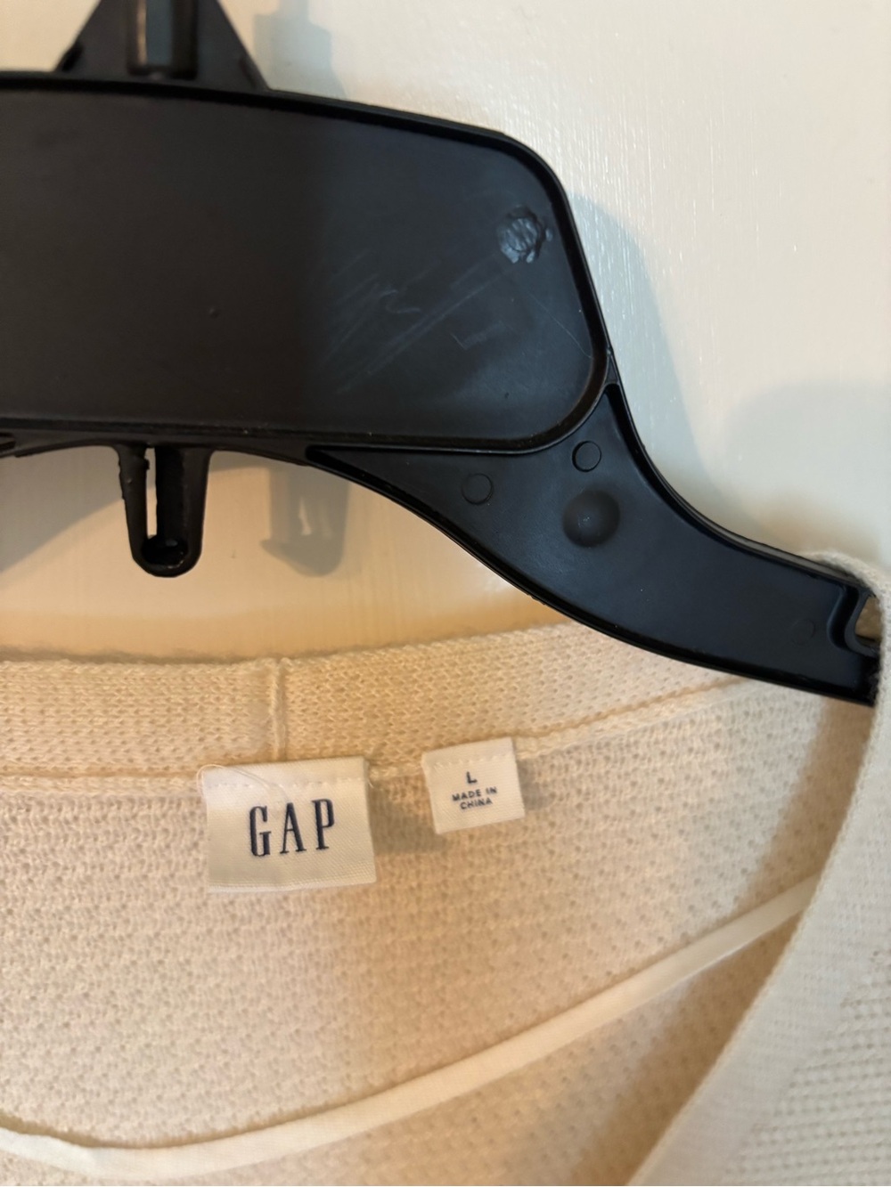 GAP Cream Textured V Neck Sweater